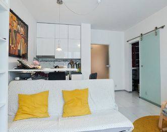 obývací pokoj - Prodej bytu 1+kk v osobním vlastnictví 30 m², Praha 9 - Hloubětín 
