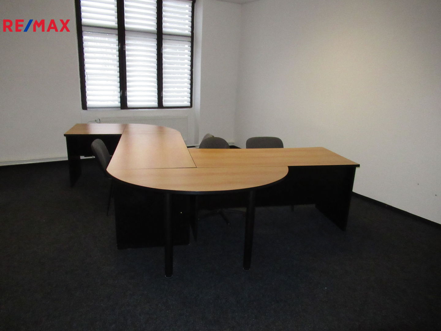 Pronájem komerčního prostoru (kanceláře), 74 m2, Chrudim