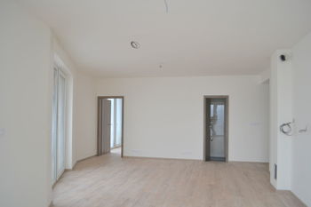 obývací pokoj s kuchyňským koutem - Prodej bytu 5+kk v osobním vlastnictví 120 m², Praha 10 - Hostivař