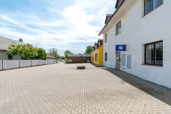 Pronájem obchodních prostor 401 m², Hradec Králové