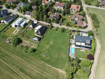 Prodej pozemku 1000 m², Dobřejovice