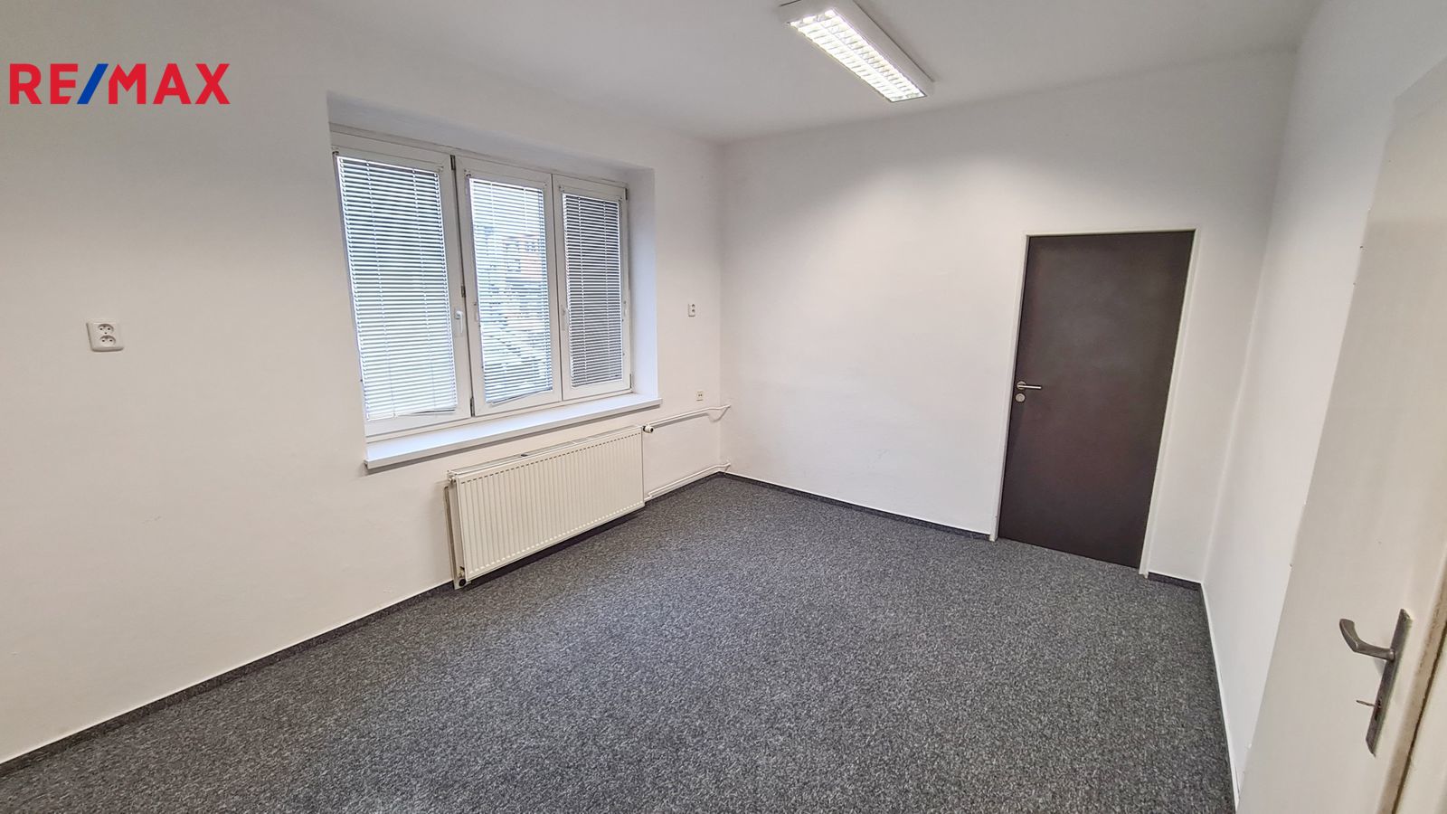 Pronájem komerčního prostoru (kanceláře), 32 m2, Písek