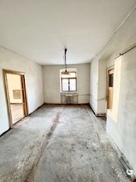 Prodej domu 350 m², Lahošť