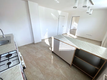 Kuchyň - Pronájem bytu 4+kk v osobním vlastnictví 90 m², Mochov