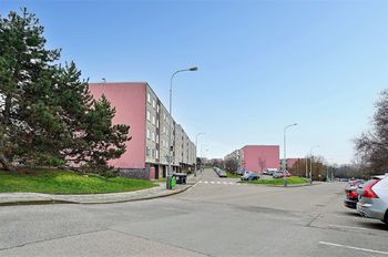 celkový pohled na bytový dům - Prodej bytu 4+kk v družstevním vlastnictví 104 m², Praha 9 - Černý Most