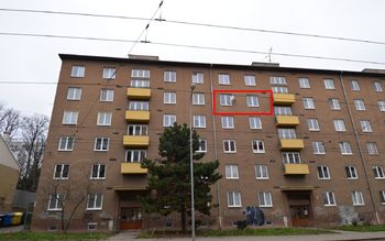 Pohled na dům  - Prodej bytu 2+1 v osobním vlastnictví 55 m², Brno 