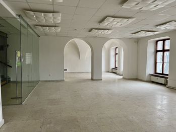 Prostory - Pronájem obchodních prostor 213 m², Jihlava