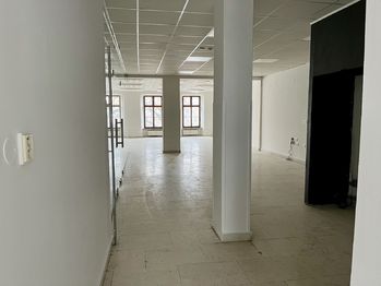 Prostory - Pronájem obchodních prostor 213 m², Jihlava