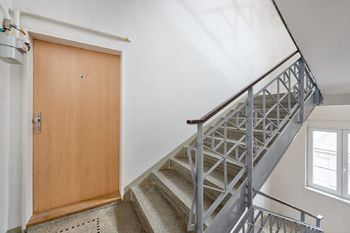 Prodej bytu 2+1 v osobním vlastnictví 69 m², Praha 10 - Hostivař