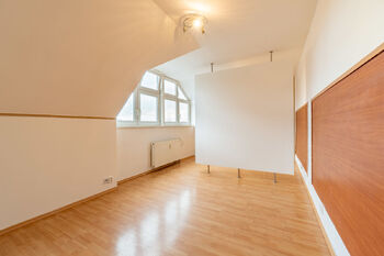 Prodej bytu 1+kk v osobním vlastnictví 35 m², Praha 9 - Újezd nad Lesy