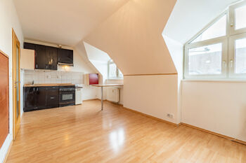 Prodej bytu 1+kk v osobním vlastnictví 35 m², Praha 9 - Újezd nad Lesy