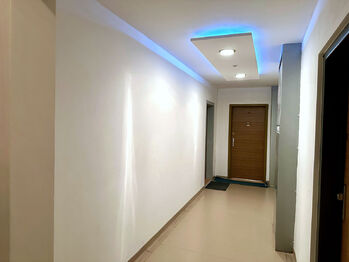 uzavřená chodba - Prodej bytu 2+kk v osobním vlastnictví 42 m², Praha 6 - Ruzyně