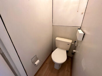 WC - Prodej bytu 2+kk v osobním vlastnictví 42 m², Praha 6 - Ruzyně