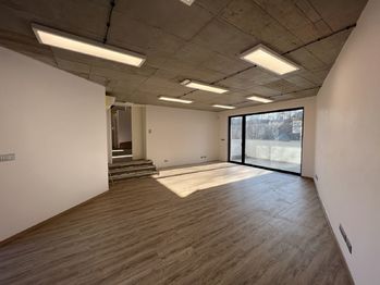 Pronájem kancelářských prostor 174 m², Rožnov pod Radhoštěm