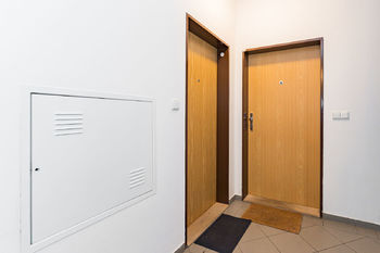 Prodej bytu 1+kk v osobním vlastnictví 34 m², Praha 9 - Kyje