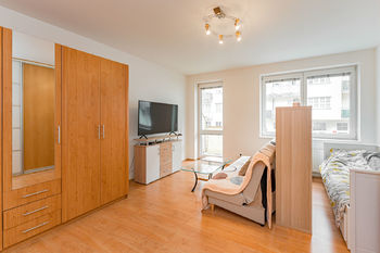 Prodej bytu 1+kk v osobním vlastnictví 34 m², Praha 9 - Kyje