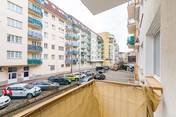 Prodej bytu 1+kk v osobním vlastnictví 34 m², Praha 9 - Kyje