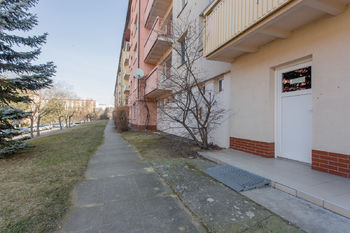 Bezbariérový přístup do domu - Prodej bytu 2+kk v osobním vlastnictví 39 m², Brno
