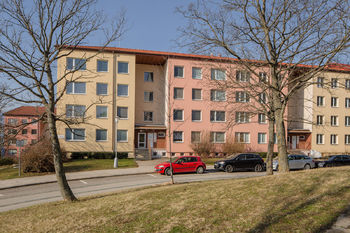 Pohled na dům. - Prodej bytu 2+kk v osobním vlastnictví 39 m², Brno