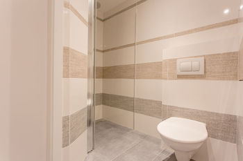 Koupelna s WC. - Prodej bytu 2+kk v osobním vlastnictví 39 m², Brno
