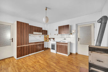 Rodinný dům Vlásenka - kuchyň - Prodej domu 142 m², Česká Metuje