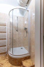 Sprchový kout  - Prodej bytu 3+kk v osobním vlastnictví 69 m², Praha 1 - Staré Město