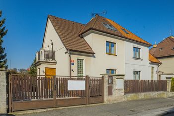 Prodej domu 231 m², Praha 10 - Hostivař
