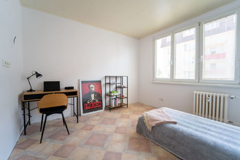 Dětský pokoj - Prodej bytu 3+1 v osobním vlastnictví 77 m², Hradec Králové