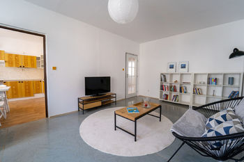 Obývací pokoj - Prodej bytu 3+1 v osobním vlastnictví 77 m², Hradec Králové