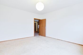 dětský pokoj - Prodej bytu 3+kk v osobním vlastnictví 80 m², Chýně