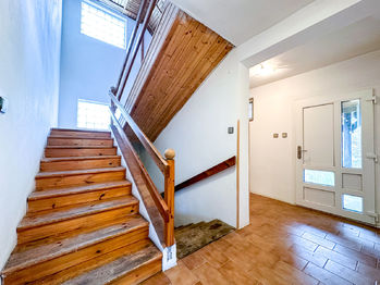 schodiště do podkroví - Prodej domu 283 m², Rožmitál pod Třemšínem