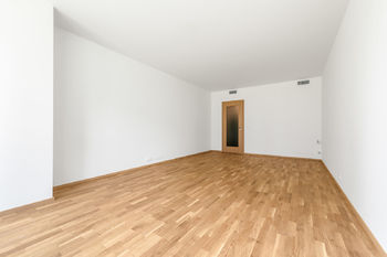 Prodej bytu 1+kk v osobním vlastnictví 44 m², Praha 9 - Vysočany