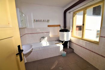 Koupelna - Prodej domu 150 m², Bernartice