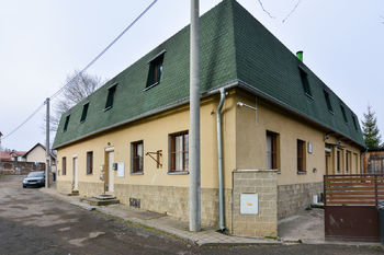 Prodej komerčního objektu 615 m², Dobříč (ID 285-