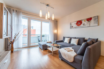 Obývací pokoj - Prodej bytu 3+kk v osobním vlastnictví 104 m², Praha 5 - Zličín
