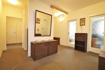 Chodba - Prodej bytu 5+1 v osobním vlastnictví 110 m², Praha 5 - Stodůlky