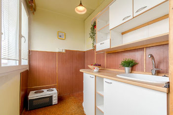 Prodej bytu 1+kk v osobním vlastnictví 27 m², Hradec Králové