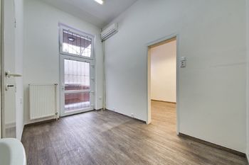Pronájem kancelářských prostor 42 m², Praha 10 - Strašnice