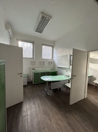 Pronájem kancelářských prostor 42 m², Praha 10 - Strašnice