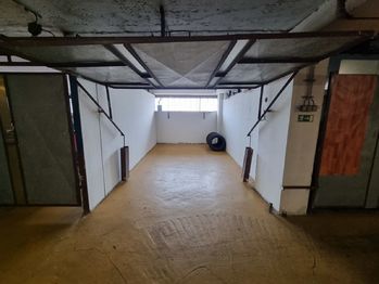 Pronájem garážového stání 15 m², Praha 4 - Chodov
