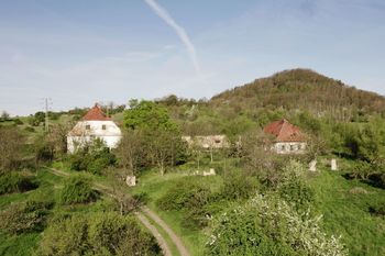 Prodej pozemku 18760 m², Ploskovice