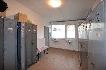 šatny, umývárny, sprchy - Pronájem výrobních prostor 148 m², Lišov