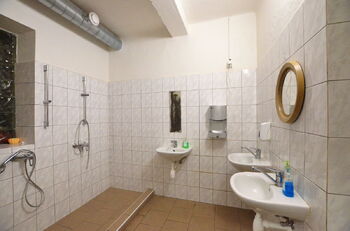 šatny, umývárny, sprchy - Pronájem výrobních prostor 148 m², Lišov