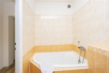 Prodej domu 264 m², Sezimovo Ústí