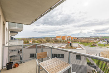 Výhled z balkonu - Prodej bytu 2+kk v osobním vlastnictví 66 m², Praha 5 - Stodůlky
