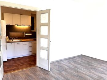 Pronájem bytu 2+1 v osobním vlastnictví 47 m², Praha 8 - Libeň