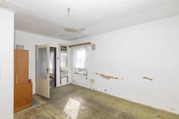 Pokoj v patře - Prodej domu 165 m², Velemín