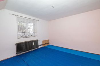 Pokoj v patře - Prodej domu 165 m², Velemín