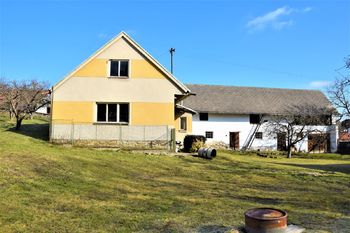 Dům, pohled ze zahrady - Prodej chaty / chalupy 150 m², Bernartice 