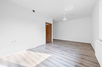 Pronájem bytu 1+kk v osobním vlastnictví 32 m², Jince